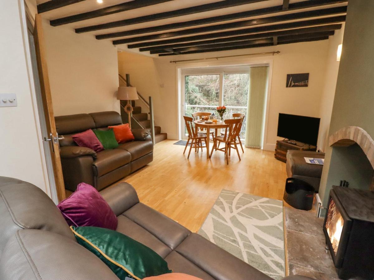 Riverbank View Holiday home