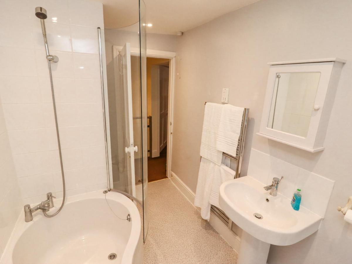 Holiday home Riverbank View Whitby